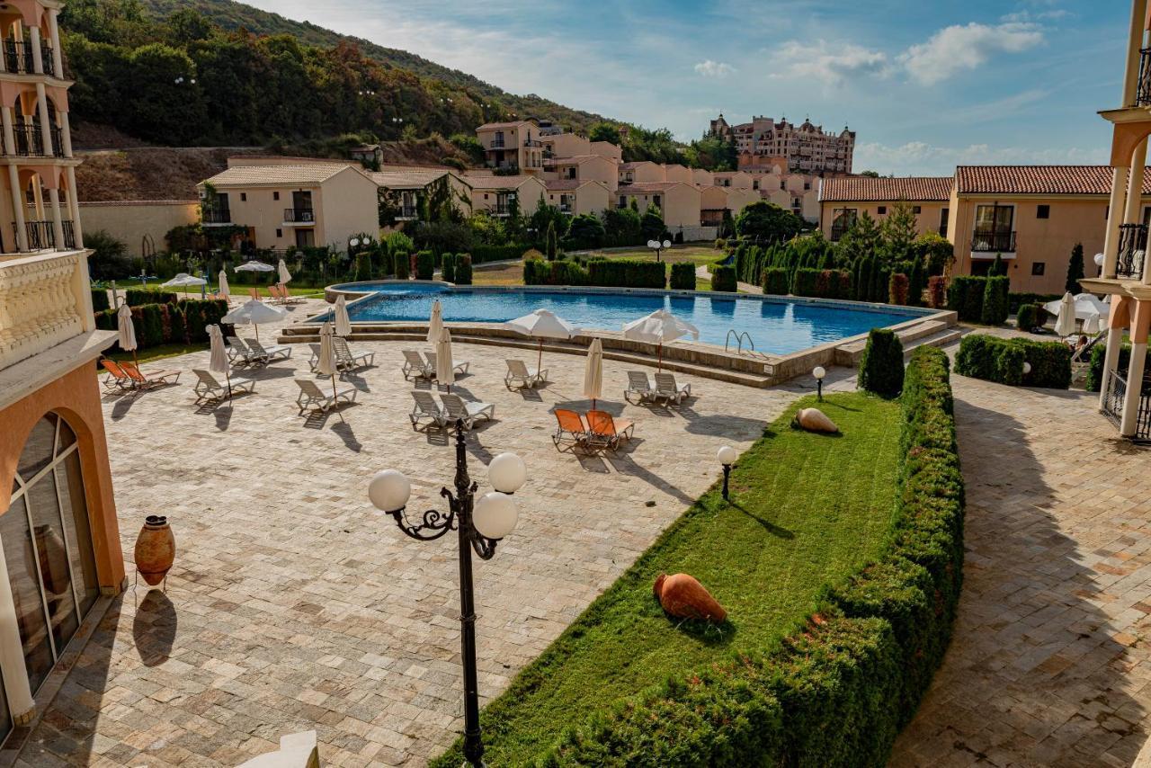 Menada Negresco Apartments エレニテ エクステリア 写真